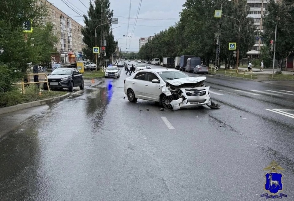    Про проезде регулируемого перекрестка он проехал на «красный» и столкнулся с Lada Vesta ГУ МВД России по Самарской области