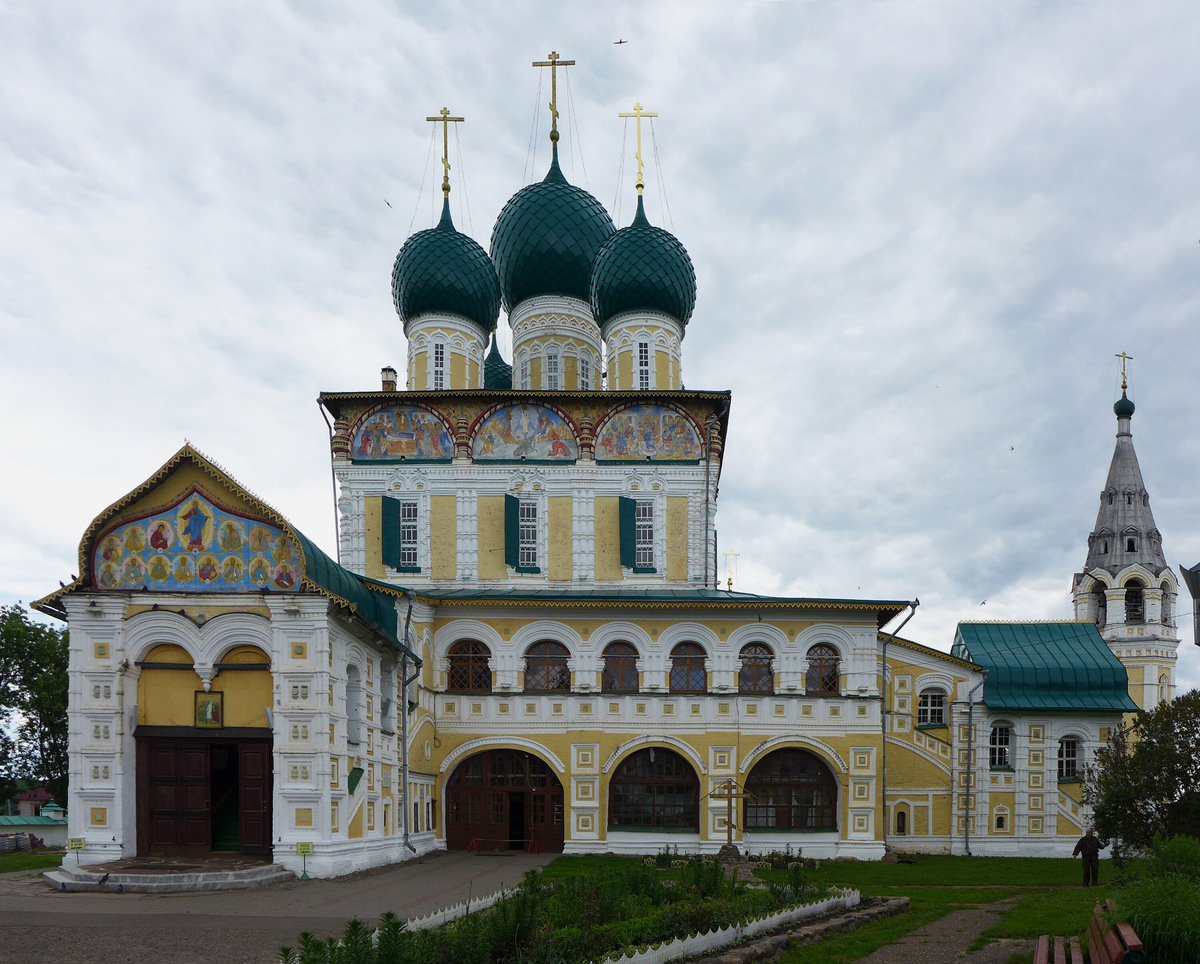 Летний храм Воскресенского собора расписан ярославскими изографами в 1870-х годах, на западной стене изображён Страшный Суд. Фото: Михаил Ченцов / Wikimedia
