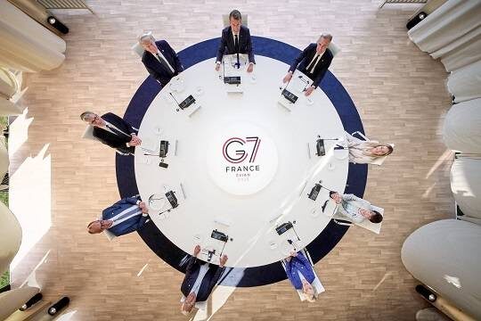    Ушаков увидел на саммите G7 попытку смены ролей Запада в конфликте на Украине (X/G7)