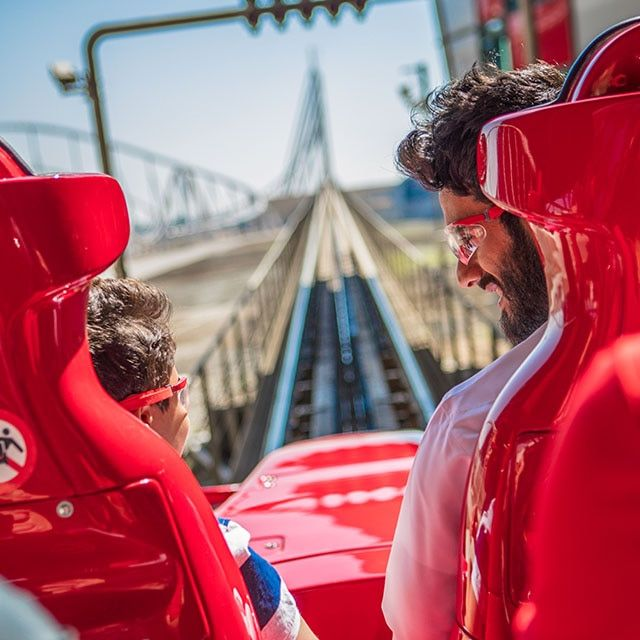 Куда лучше с ребёнком: Ferrari World, Warner Bros., SeaWorld или Yas Waterworld?