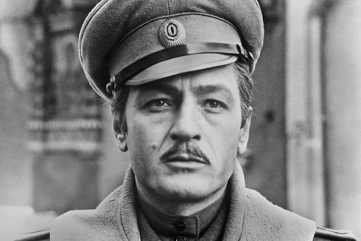     Актер Михаил Ножкин в роли Рощина в фильме "Хождение по мукам" по роману Алексея Толстого. / Фото: ТАСС