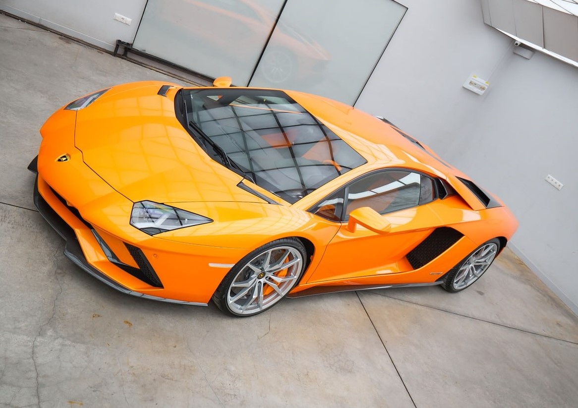 Lamborghini Aventador S после полной оклейки кузова пленкой CarbonQ