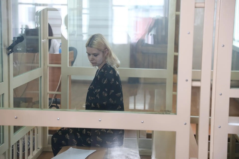    Екатерина боялась, что, если она оставит пакет в своем дворе, то в нем будут ковыряться люди Анастасия СЕМДЯНОВА