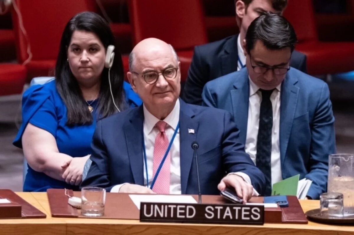    Дэн Негри осудил атаки ВС РФ по энергетической инфраструктуре, умолчав об украинских ударах по гражданским объектам в России (вроде колледжа в Старобельске или автобуса с белорусскими подростками).