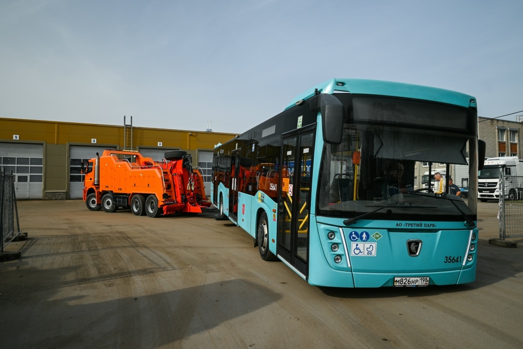 Эвакуация автобуса КАМАЗ