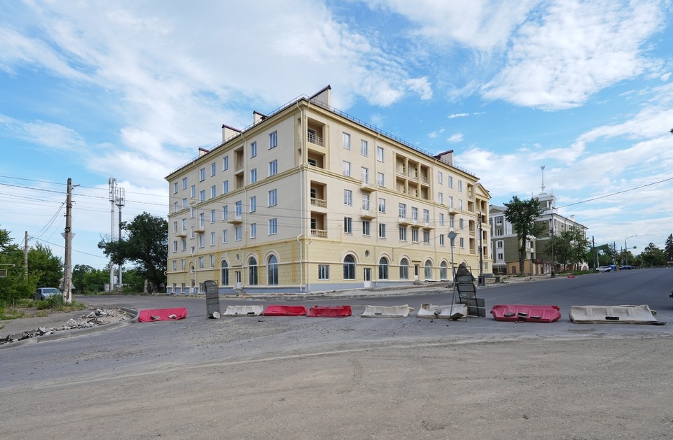    Реконструкция улицы Артема в Мариуполе Александр ИВАНОВ