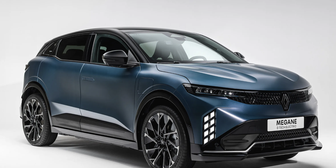 Хищный оскал и лишний вес: Renault обновила электрический Megane