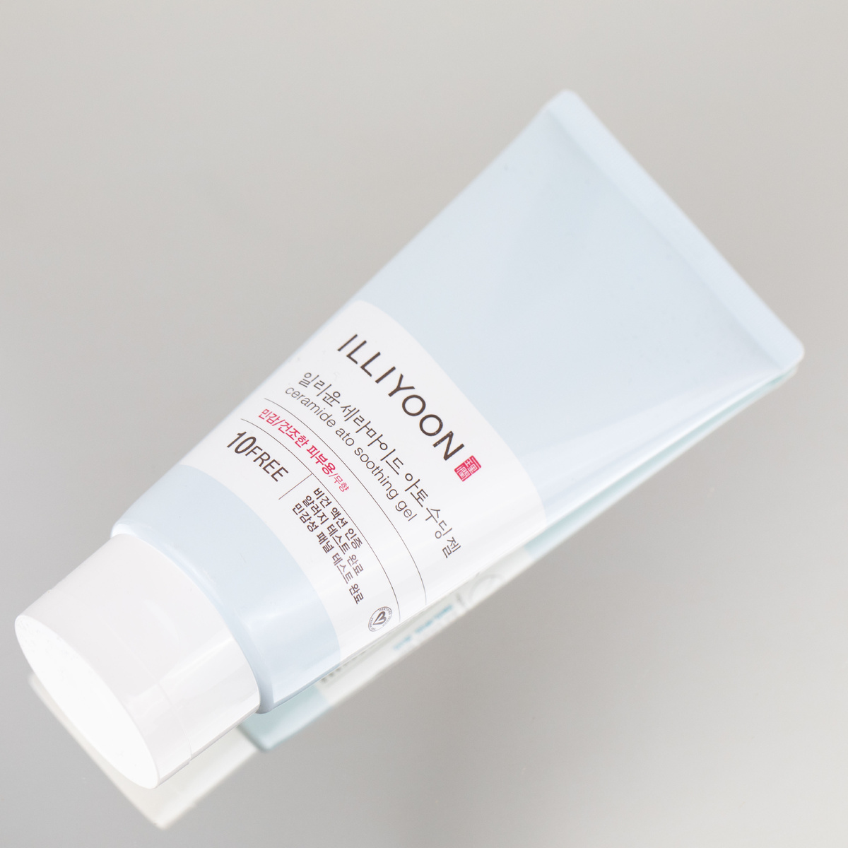 Гель для лица и тела ILLIYOON ceramide ato soothing gel