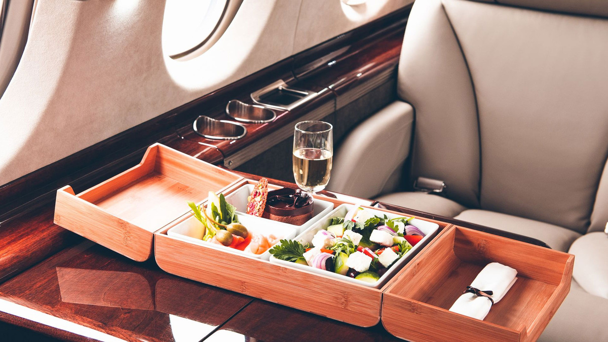    https://www.netjets.com