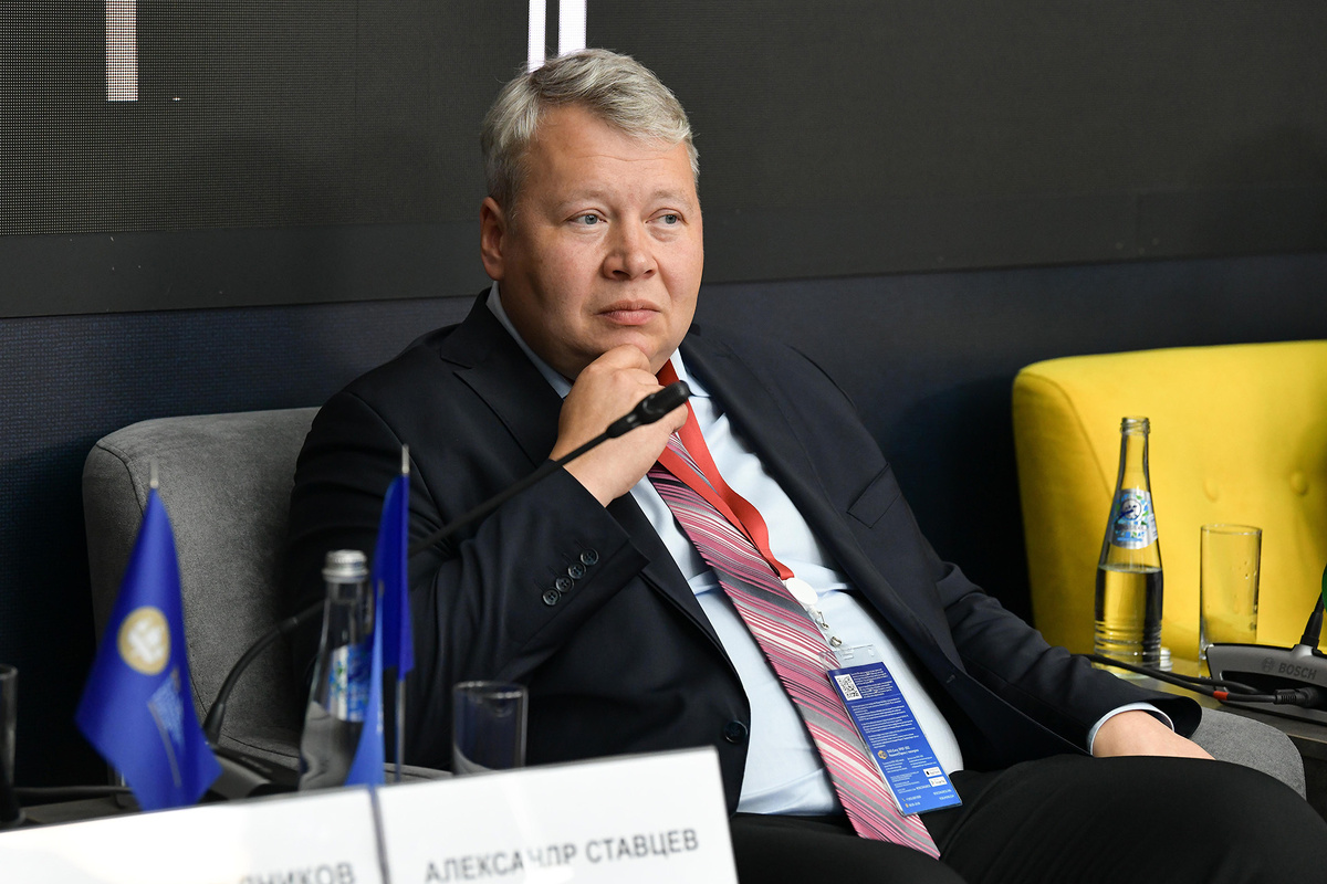    Александр Ставцев