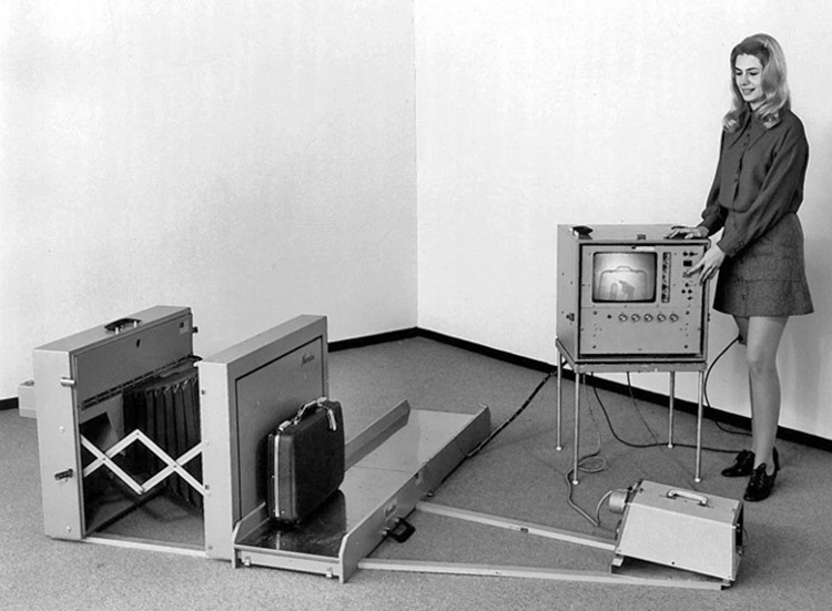 Первые рентгеновские сканеры появились в 1970 году  📷
