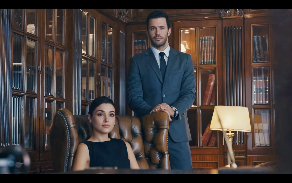 Кадр из сериала "Любовь и слезы" (Турция)