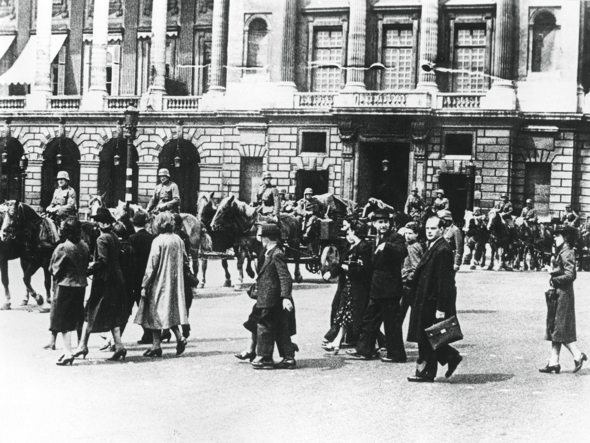     Нацистские оккупанты в Париже / Gettyimages.ru / Art Media/Print Collector