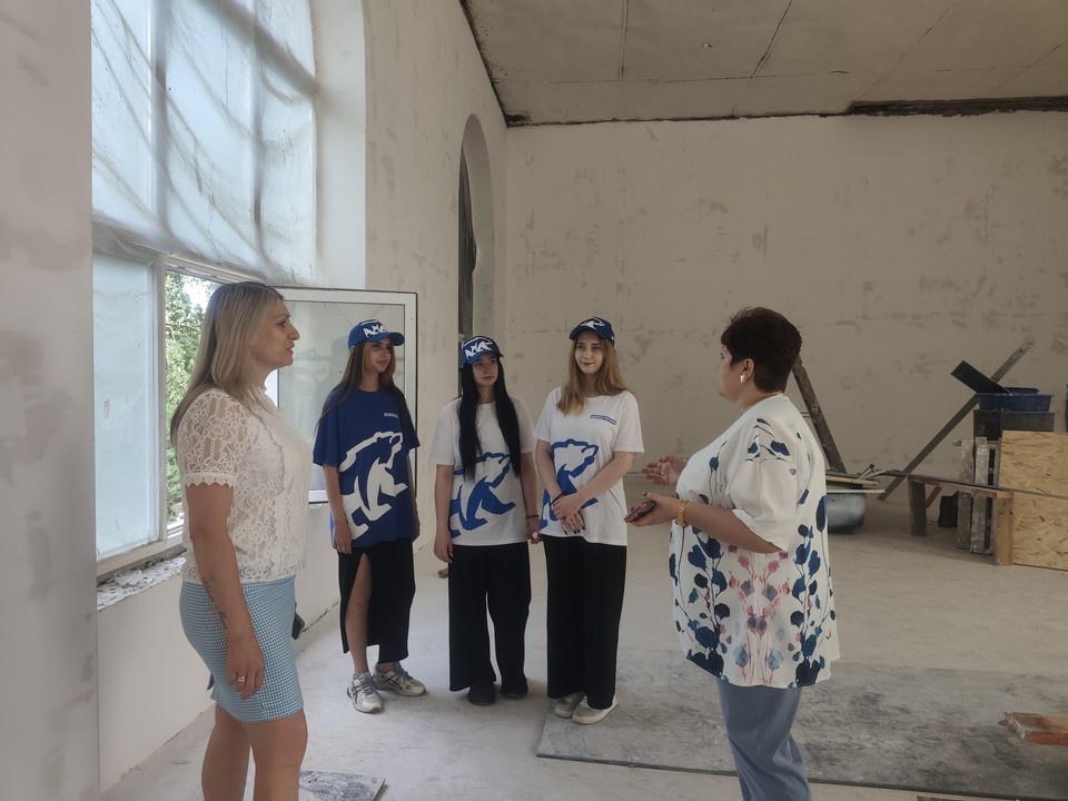    В Молодогвардейском Дворце культуры «Юность» идет ремонт Валерия РАЗИНА
