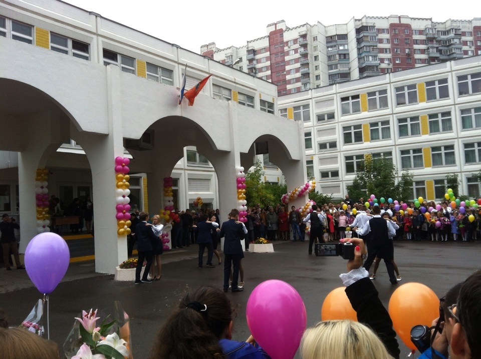 1 сентября в нашей 1006-й в 2000-х годах. Фото detinform.ru