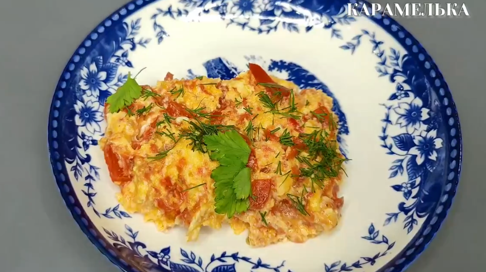 Турецкая яичница "Менемен" — настолько вкусно, что готовлю сразу по две порции