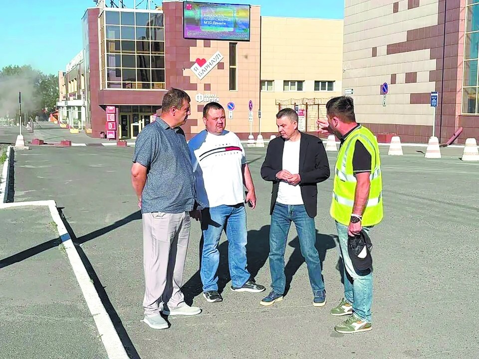    В конце прошлой недели в Барнауле начался ремонт проспекта Строителей пресс-службы администрации Барнаула