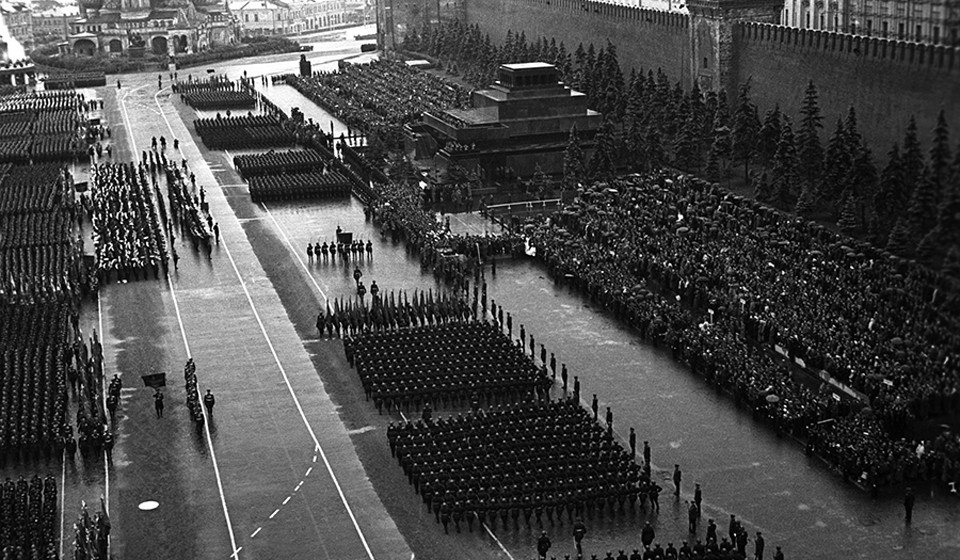    Парад Победы 24 июня 1945 ода