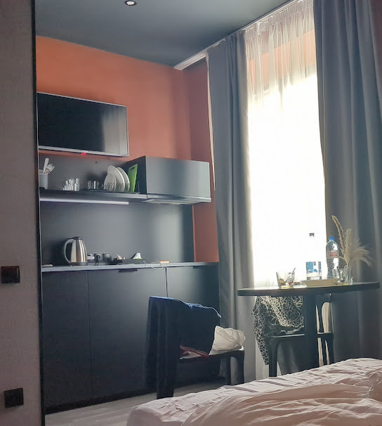 Мини-кухня в нашем номере. Фото автора
