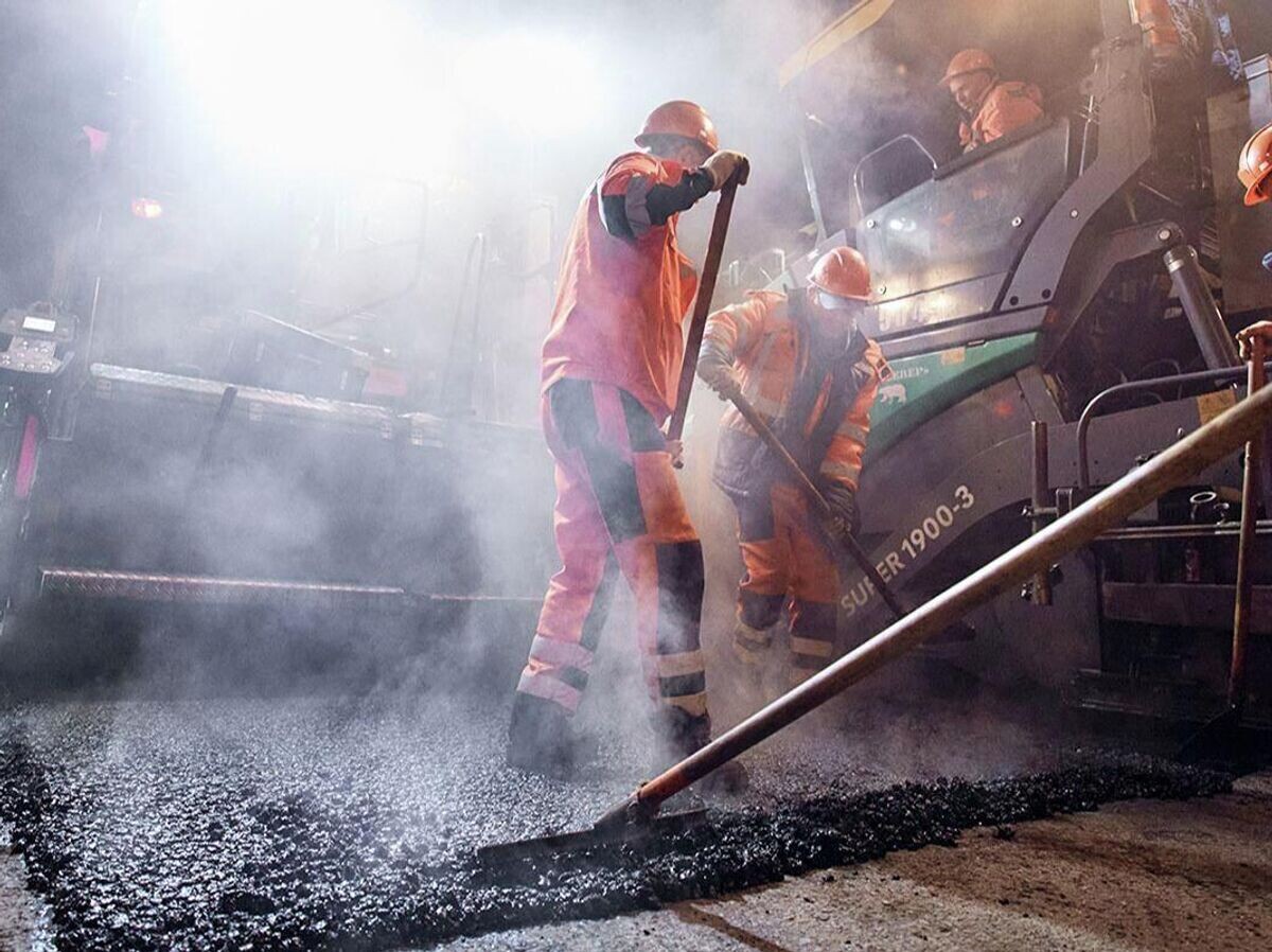    Специалисты комплекса городского хозяйства Москвы завершают дорожно-ремонтные работы на улице 50 лет Октября в Москве | © Фото : пресс-служба ГБУ "Автомобильные дороги"