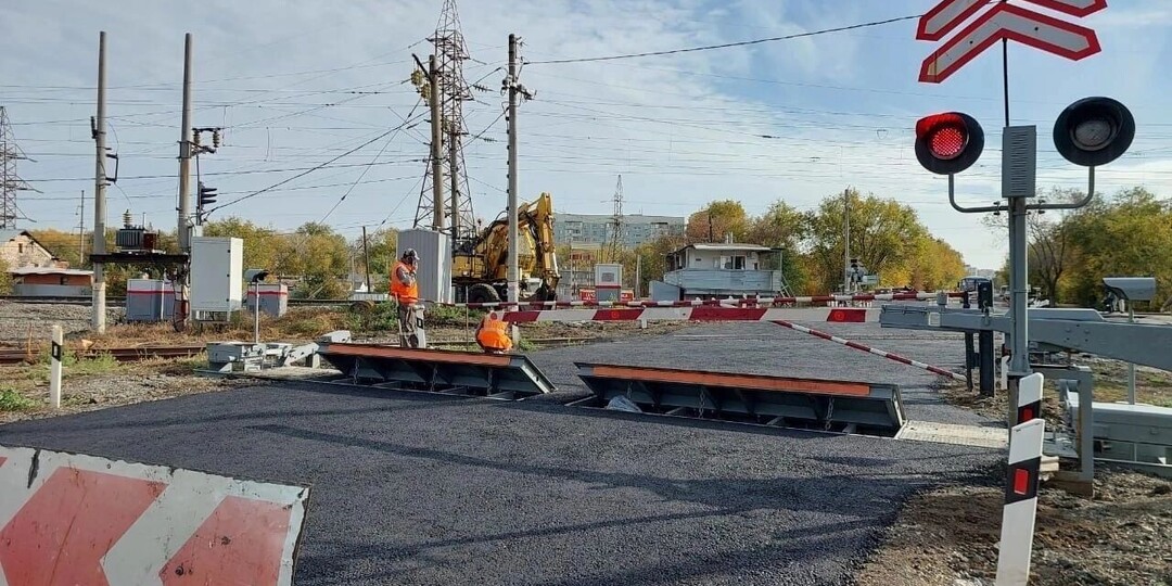 В Оренбурге временно перекрыли ж/д переезд у мегамолла «Мармелад»