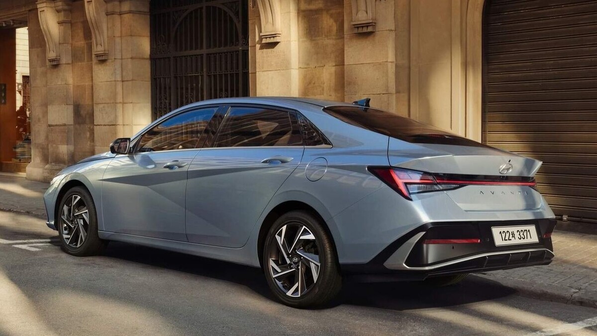    Обновленная Hyundai Elantra. Фото Hyundai