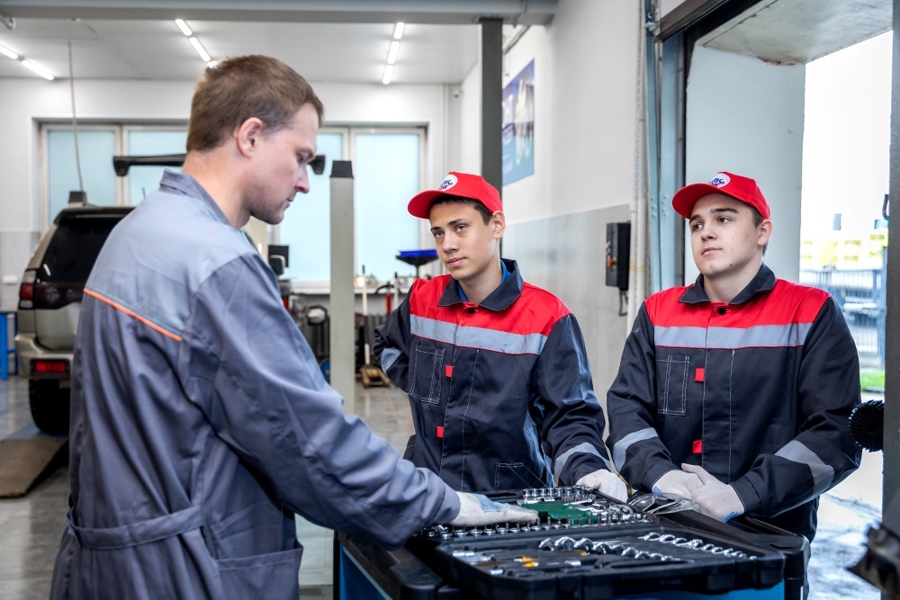    Профориентационная программа дает возможность ребятам попробовать себя в разных профессиях. / Пресс-служба департамента социальной защиты населения Москвы