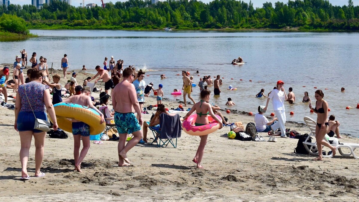    Детям находиться на воде без присмотра взрослых запрещено   1MI
