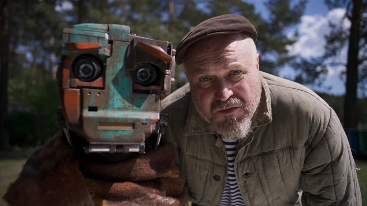   «Кинопоиск» кадр из сериала «Кибердеревня»