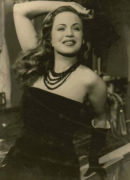 https://upload.wikimedia.org/wikipedia/commons/4/49/Hind_Rostom.jpg