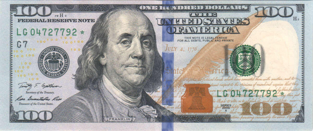   Фото: $100 нового образца. Источник: commons.wikimedia.org
