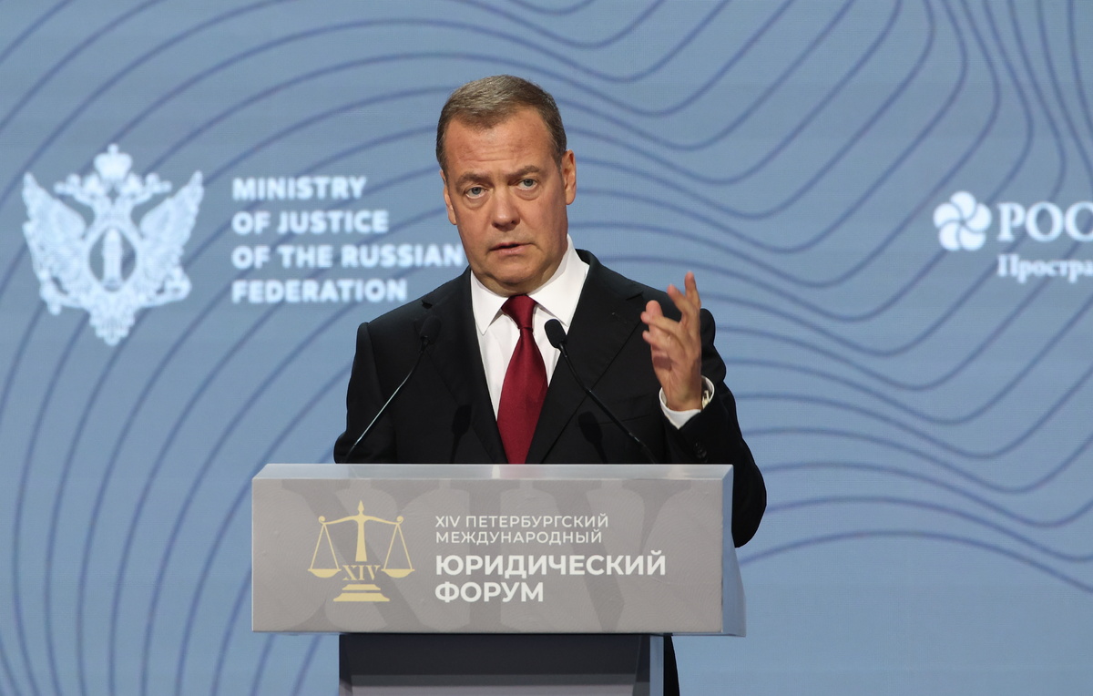    Заместитель председателя Совета безопасности РФ Дмитрий Медведев  Петр Ковалев/ТАСС