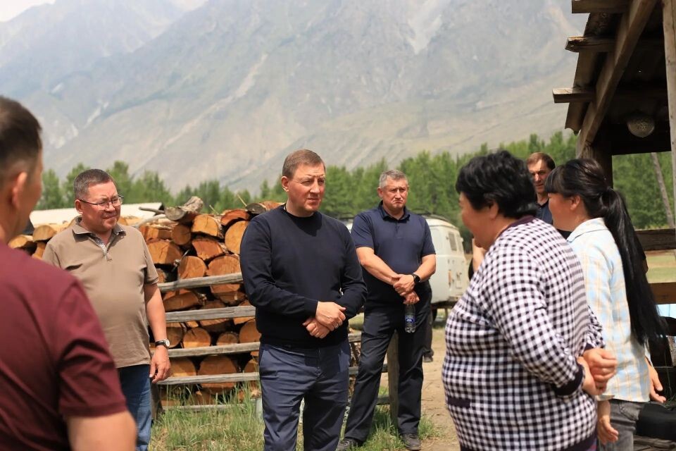    Встреча Андрея Турчака с жителями села Аргут. Источник: max.ru/turchak_andrey