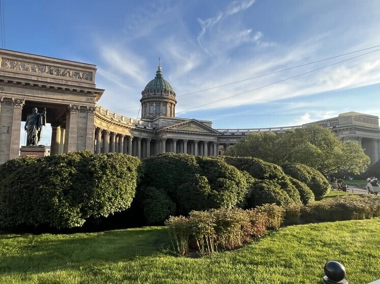     Казанский собор прекрасен в любое время года. Фото "МК в Питере" / Камилла Латыпова