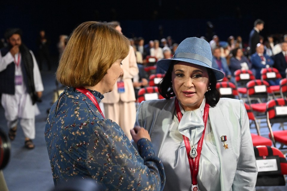    Ирина Винер дала интервью "Петербургскому дневнику" и рассказала о своем спектакле "Наваждение". Михаил ФРОЛОВ