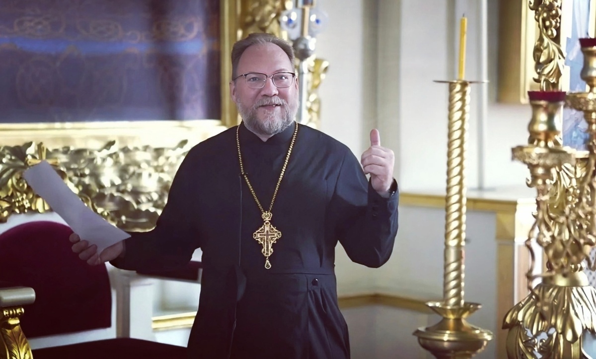 Константин Пархоменко — протоиерей, клирик Собора во Имя Святой Живоначальной Троицы лейб-гвардии Измайловского полка (г. Санкт-Петербург), публицист, писатель, миссионер.