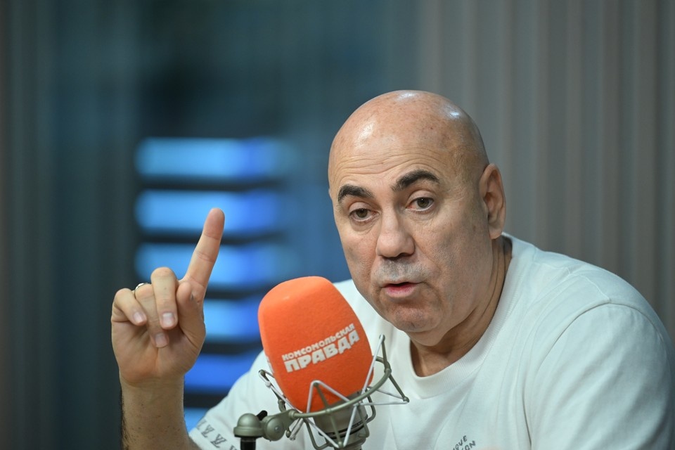    Пригожин назвал исполнителей, чьи хиты можно перепеть. Евгения ГУСЕВА