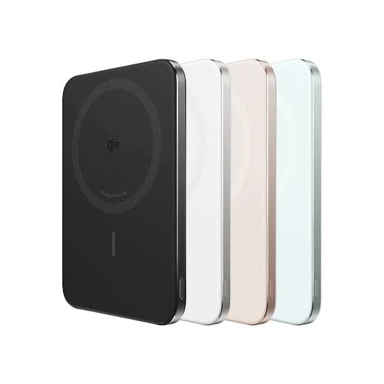    Anker Nano Power Bank (5K, MagGo, Slim) - модель A1665 / Фото: Anker