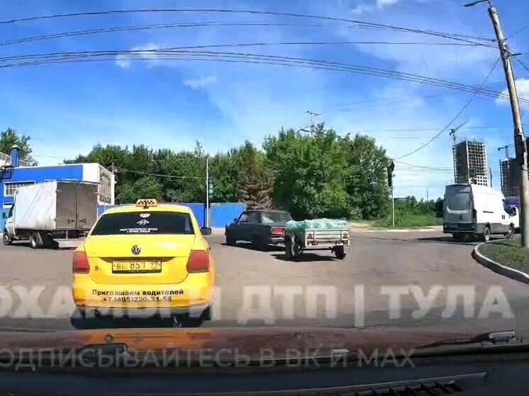     Фото: канал "Автохамы и ДТП. Тула" в Макс