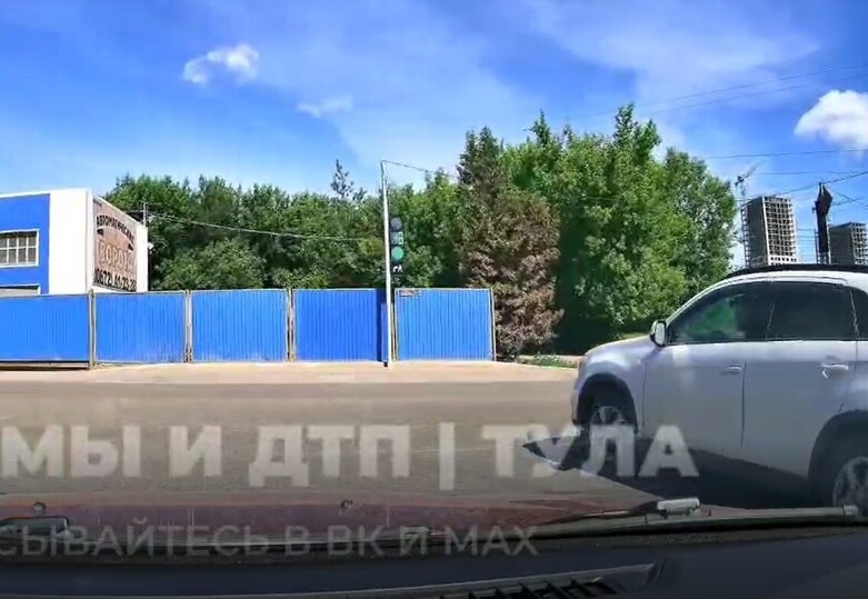     Фото: канал "Автохамы и ДТП. Тула" в Макс