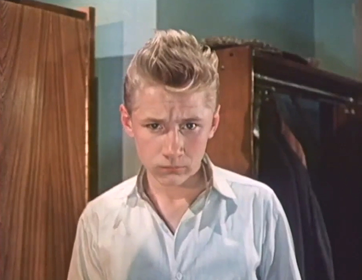Кадр из кинофильма "Семь нянек", 1962 г., режиссер Ролан Быков, сценаристы Валерий Фрид, Юлий Дунский, композитор Карэн Хачатурян (скриншот)