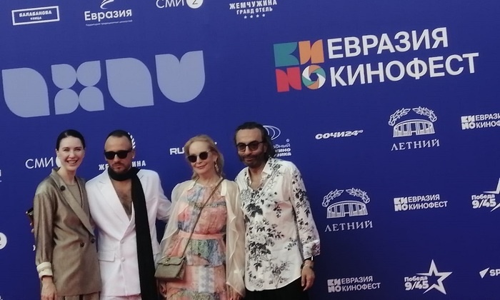    Пока политики спорят, кино говорит!