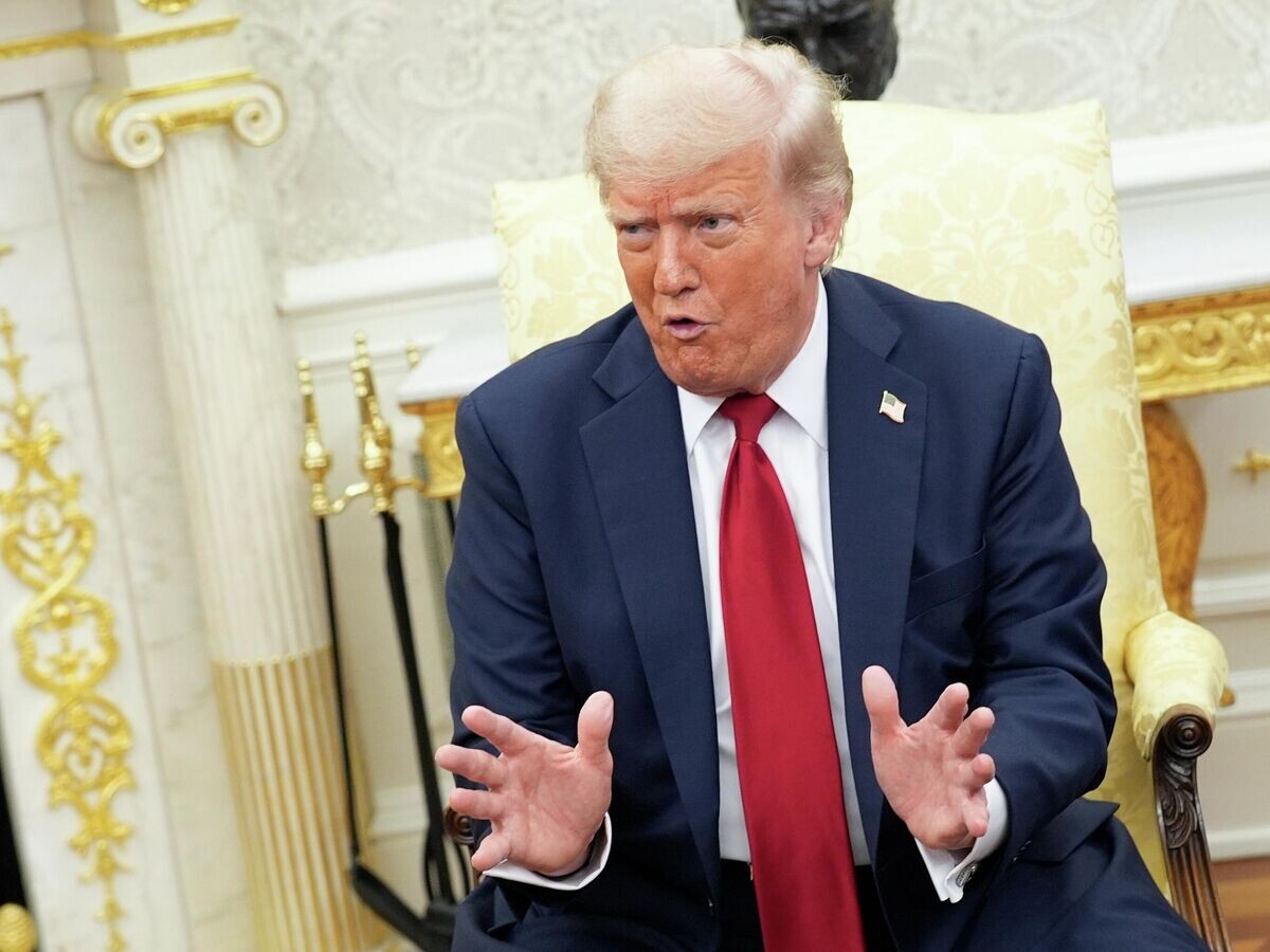    Президент США Дональд Трамп во время встречи в Вашингтоне с генеральным секретарем НАТО Марком Рютте© РИА Новости . Стрингер