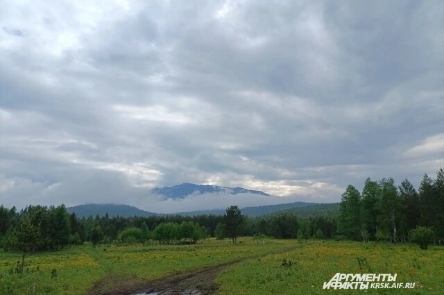    Вид на Белогорье из поселка Кутурчин. Фото: krsk.aif.ru/ Татьяна Бахтигозина