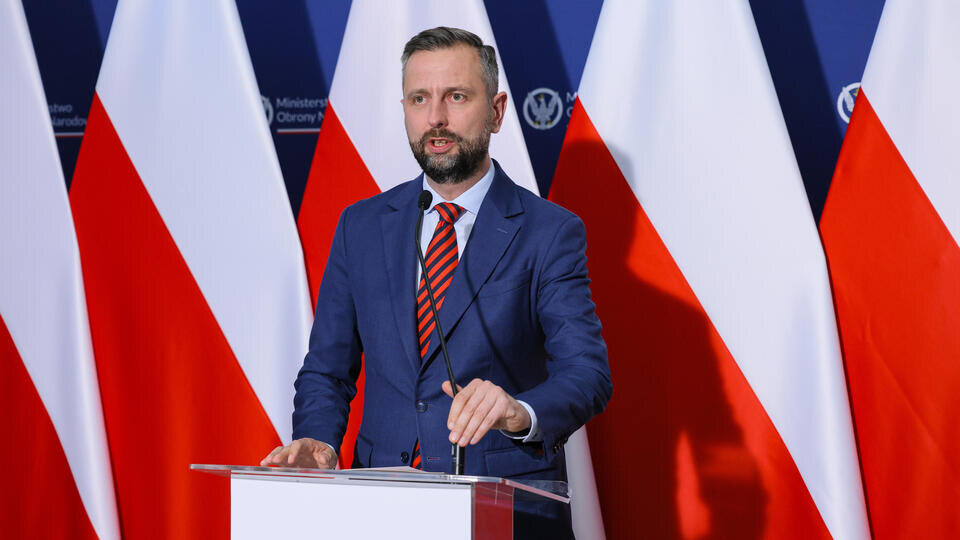     Польша потребовала от Украины поделиться военными технологиями RAFAL GUZ/EPA/TASS