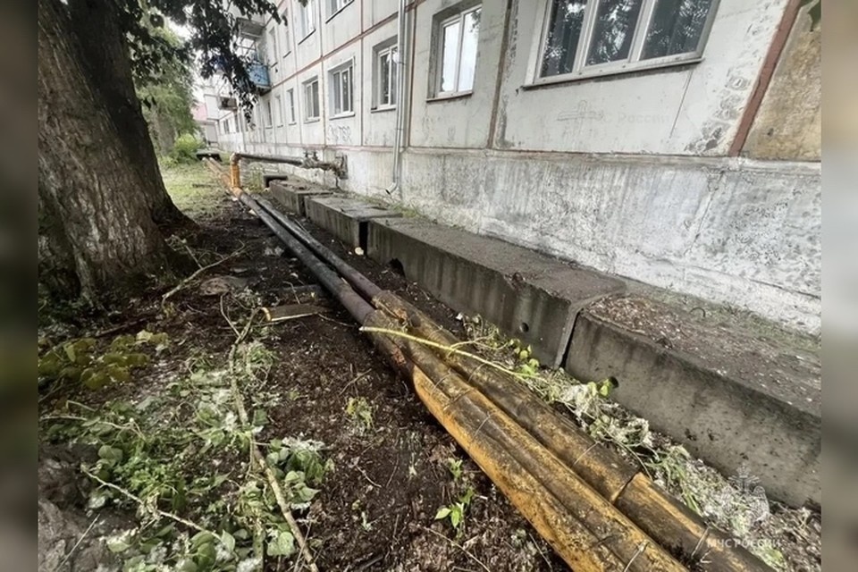    В Тайшете загорелась теплотрасса из-за детской шалости ГУ МЧС по Иркутской области