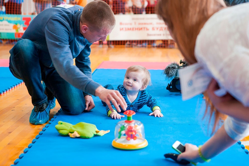    Здоровье родителей необходимо для появления на свет здоровых и счастливых малышей. / РИА Новости