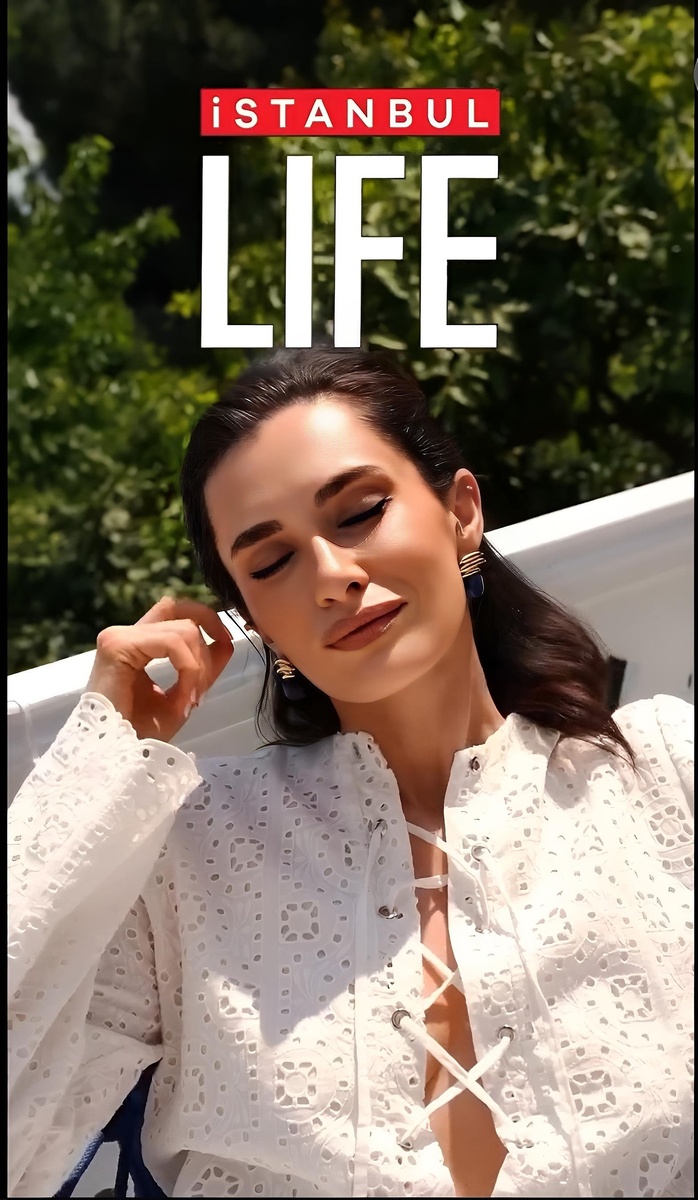 Ханде Догандемир для журнала Istanbul Life.