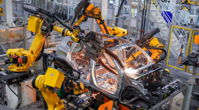 У Лады будет новый конкурент. Solaris всё, отсобирались. На заводе Hyundai стартует выпуск новых российских кроссоверов