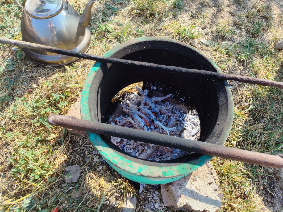 Горит огонек